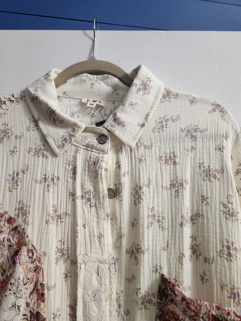 POL Floral Patchwork Double Peace Sign NEW Size M Boutique Blouse Cream w/lace - Picture 12 of 16